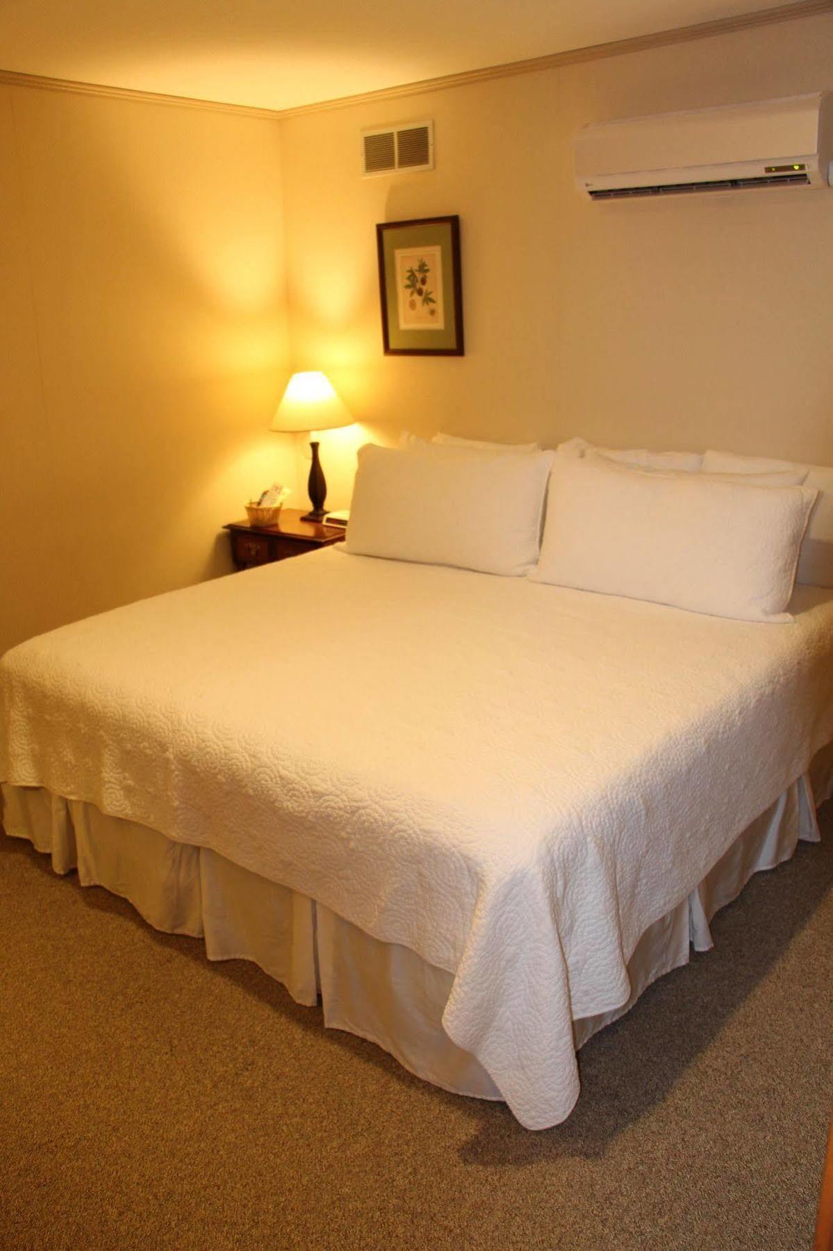 Cedar Creek Hotel New Haven Buitenkant foto